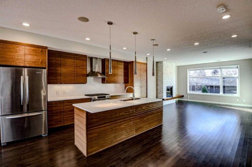 3705 41 Street Sw, Calgary, AB - Indoor Photo Showing Other Room