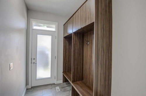 3705 41 Street Sw, Calgary, AB - Indoor Photo Showing Other Room