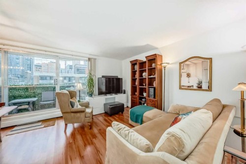 602-340 14 Avenue Sw, Calgary, AB - Indoor Photo Showing Living Room