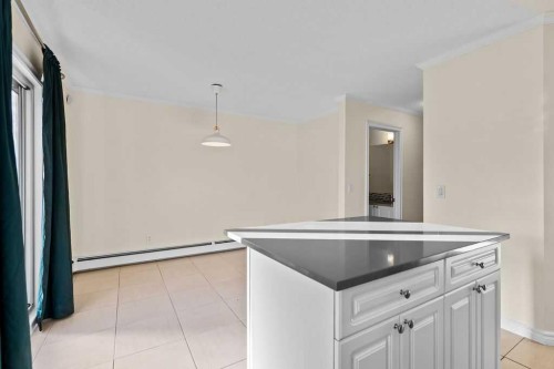 1523 11 Street Sw, Calgary, AB - Indoor