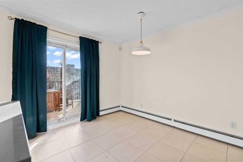 1523 11 Street Sw, Calgary, AB - Indoor Photo Showing Other Room