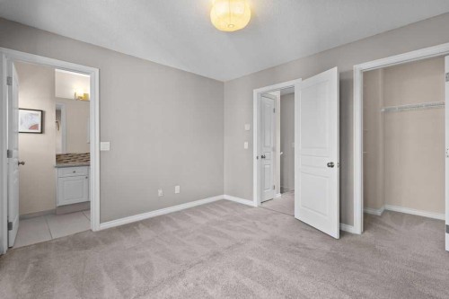 1523 11 Street Sw, Calgary, AB - Indoor Photo Showing Other Room