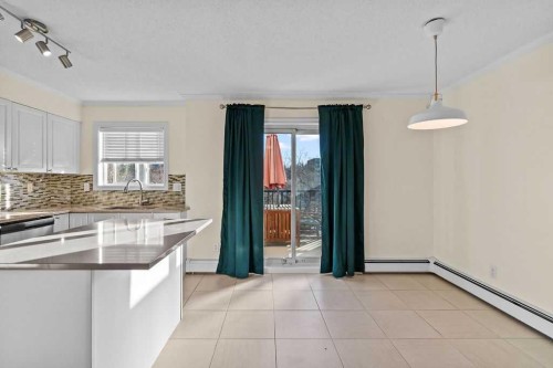 1523 11 Street Sw, Calgary, AB - Indoor Photo Showing Kitchen