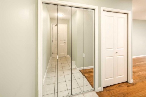 1805-650 10 Street Sw, Calgary, AB - Indoor Photo Showing Other Room