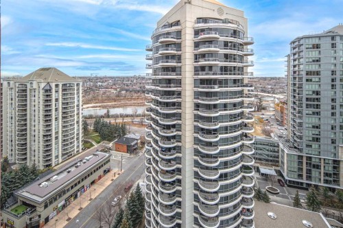 1805-650 10 Street Sw, Calgary, AB - Outdoor With Facade