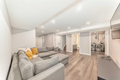 9816 Palistone Road Sw, Calgary, AB - Indoor