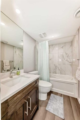9816 Palistone Road Sw, Calgary, AB - Indoor Photo Showing Bathroom