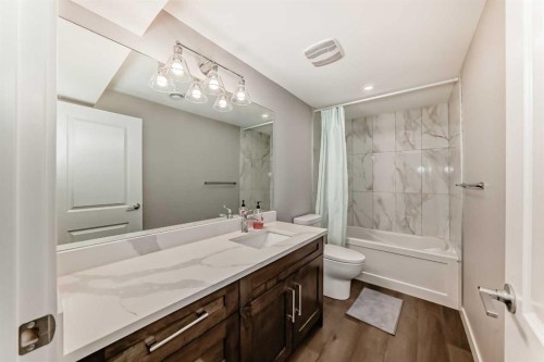 9816 Palistone Road Sw, Calgary, AB - Indoor Photo Showing Bathroom