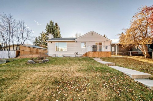 9816 Palistone Road Sw, Calgary, AB - Outdoor