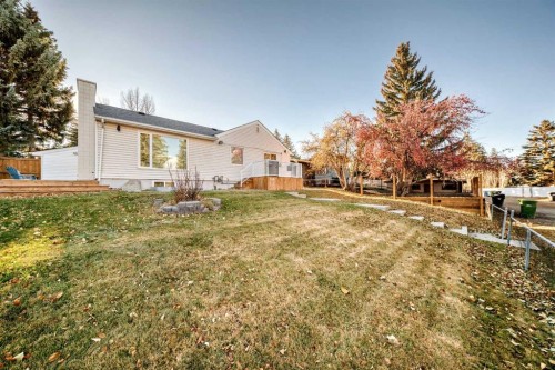 9816 Palistone Road Sw, Calgary, AB - Outdoor