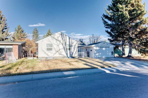 9816 Palistone Road Sw, Calgary, AB - Outdoor