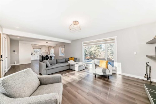 9816 Palistone Road Sw, Calgary, AB - Indoor Photo Showing Living Room