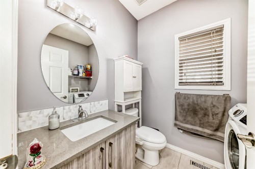 216 Saddlecrest Way Ne, Calgary, AB - Indoor Photo Showing Bathroom