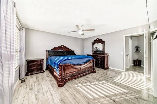 216 Saddlecrest Way Ne, Calgary, AB - Indoor Photo Showing Bedroom
