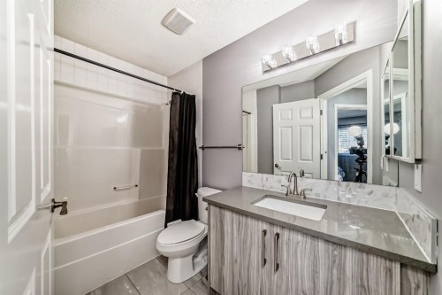 216 Saddlecrest Way Ne, Calgary, AB - Indoor Photo Showing Bathroom