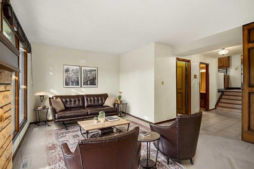 720 Parkvalley Road Se, Calgary, AB - Indoor Photo Showing Living Room