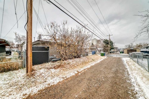 6803 6 Street Sw, Calgary, AB - Outdoor