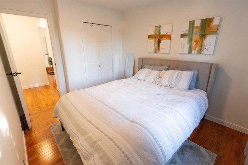 33 Sundown Close Se, Calgary, AB - Indoor Photo Showing Bedroom