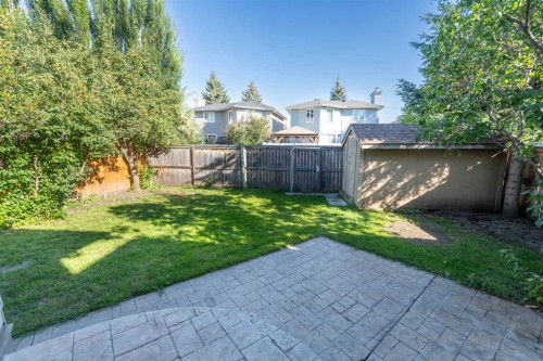 33 Sundown Close Se, Calgary, AB - Outdoor With Backyard