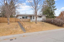3248 Bearspaw Drive NW Calgary, AB T2L 1T3
