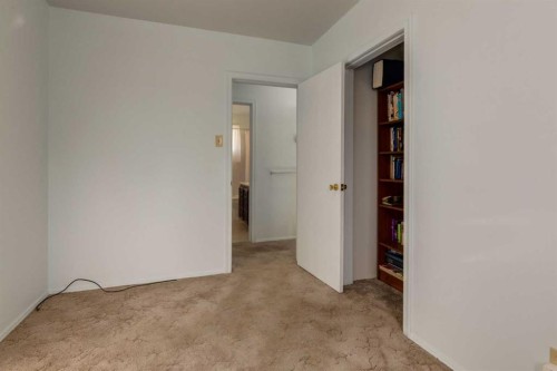 178 Windermere Road Sw, Calgary, AB - Indoor Photo Showing Other Room
