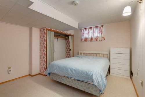 178 Windermere Road Sw, Calgary, AB - Indoor Photo Showing Bedroom