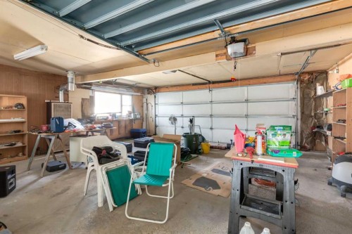 178 Windermere Road Sw, Calgary, AB - Indoor Photo Showing Garage