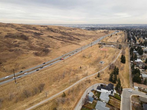 4215 Chippewa Road Nw, Calgary, AB 