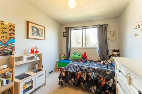 53 Beaconsfield Crescent Nw, Calgary, AB - Indoor