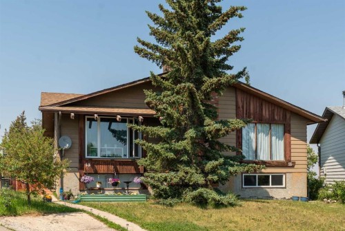 53 Beaconsfield Crescent Nw, Calgary, AB - Outdoor