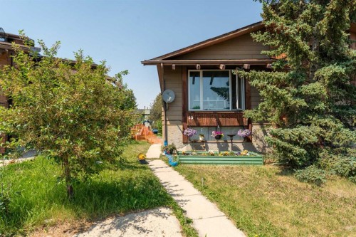 53 Beaconsfield Crescent Nw, Calgary, AB - Outdoor