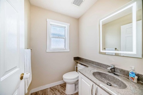 41 Covette Bay Ne, Calgary, AB - Indoor Photo Showing Bathroom
