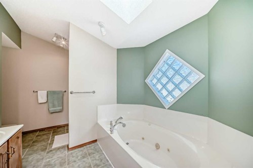 41 Covette Bay Ne, Calgary, AB - Indoor Photo Showing Bathroom