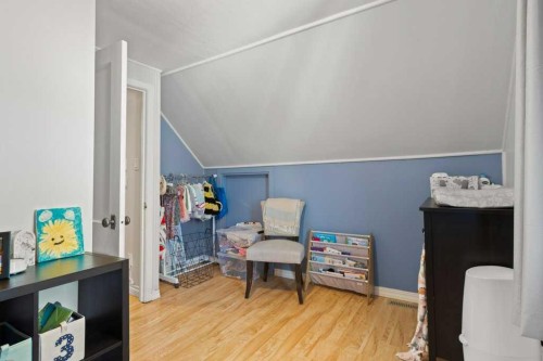 224 23 Avenue Ne, Calgary, AB - Indoor Photo Showing Other Room