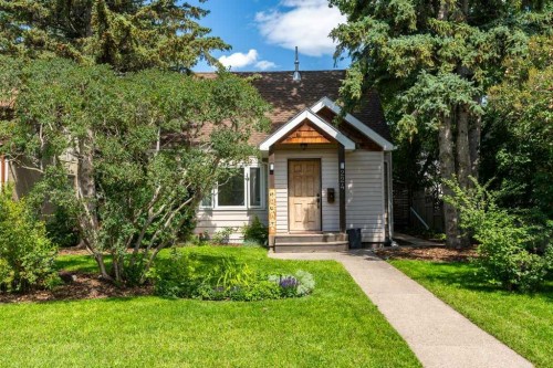224 23 Avenue Ne, Calgary, AB - Outdoor