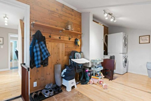 224 23 Avenue Ne, Calgary, AB - Indoor Photo Showing Other Room