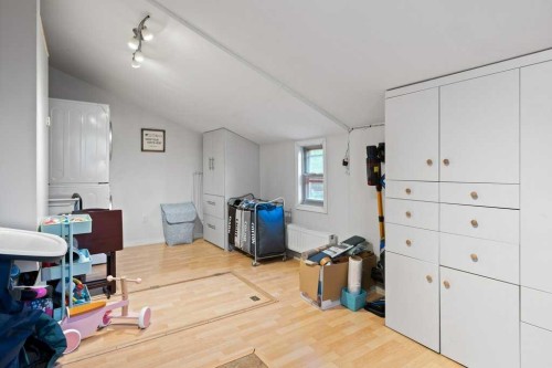 224 23 Avenue Ne, Calgary, AB - Indoor Photo Showing Other Room