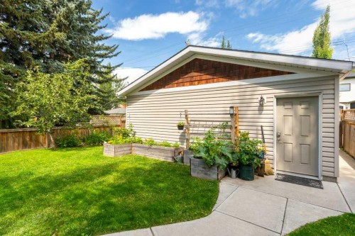 224 23 Avenue Ne, Calgary, AB - Outdoor