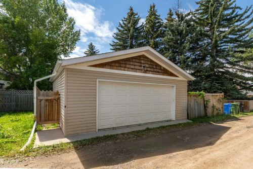 224 23 Avenue Ne, Calgary, AB - Outdoor