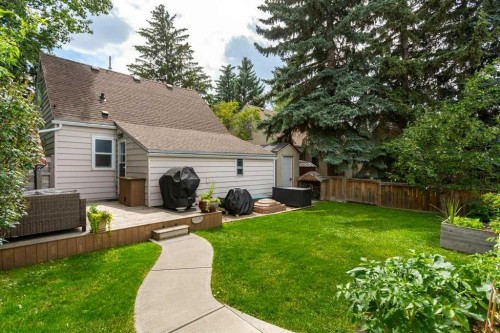 224 23 Avenue Ne, Calgary, AB - Outdoor