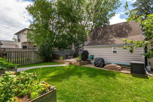 224 23 Avenue Ne, Calgary, AB - Outdoor