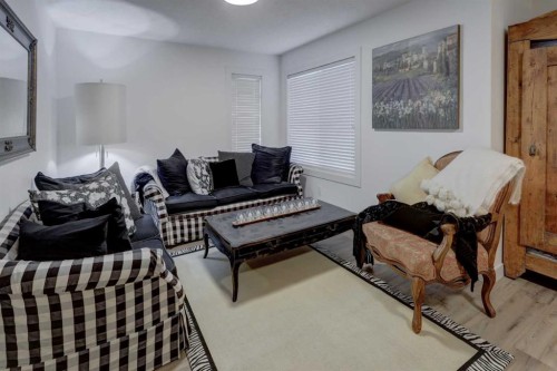 90 Royal Crest Point Nw, Calgary, AB - Indoor