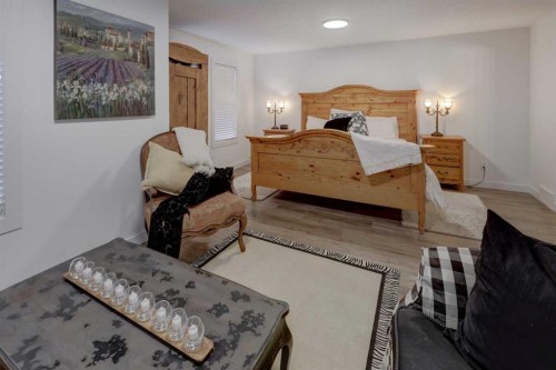 90 Royal Crest Point Nw, Calgary, AB - Indoor Photo Showing Bedroom