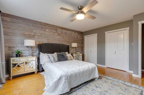 4023 Varmoor Road Nw, Calgary, AB - Indoor Photo Showing Bedroom