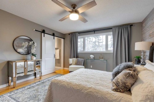 4023 Varmoor Road Nw, Calgary, AB - Indoor Photo Showing Bedroom