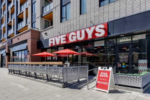 4023 Varmoor Road Nw, Calgary, AB - Outdoor