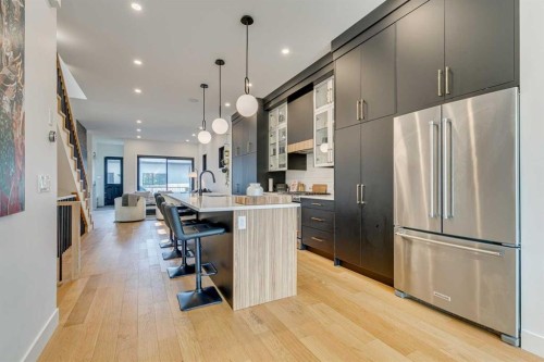 2219 32 Street Sw, Calgary, AB - Indoor Photo Showing Kitchen With Stainless Steel Kitchen With Upgraded Kitchen