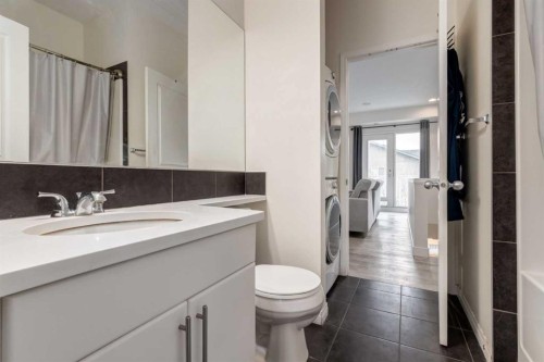 64 Auburn Bay Close Se, Calgary, AB - Indoor Photo Showing Bathroom