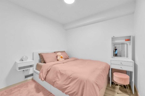 2214-175 Panatella Hill Nw, Calgary, AB - Indoor Photo Showing Bedroom