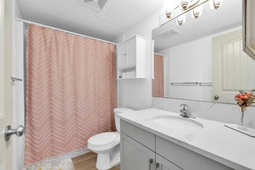 2214-175 Panatella Hill Nw, Calgary, AB - Indoor Photo Showing Bathroom